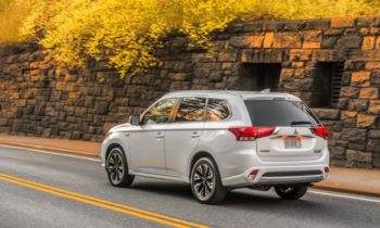 Mitsubishi Outlander PHEV delayed one more year