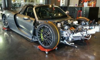 After failing to sell, wrecked Porsche 918 Spyder starts new auction