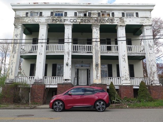 2014 BMW i3 REx, scenic New Jersey, Apr 2015 [photo by owner Tom Moloughney]