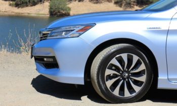 2017 Honda Accord Hybrid preview (updated)
