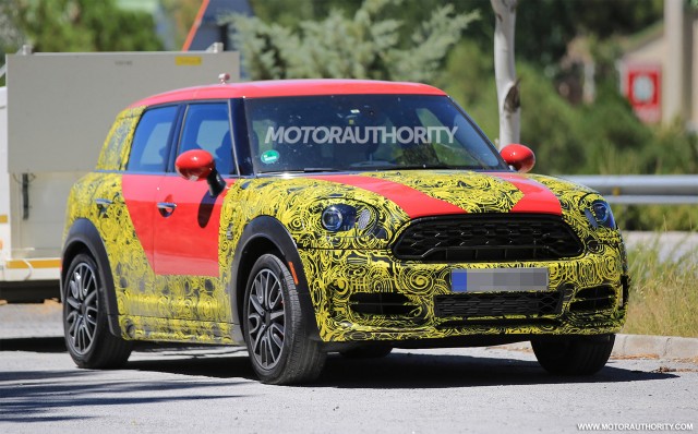 2017 Mini Countryman spy shots - Image via S. Baldauf/SB-Medien