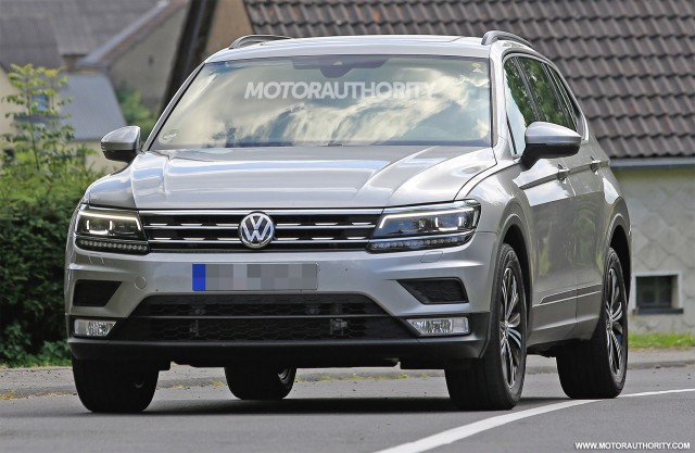2018 Volkswagen Tiguan long-wheelbase model - Image via S. Baldauf/SB-Medien