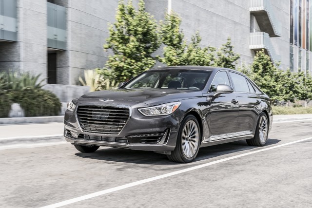 2017 Genesis G90