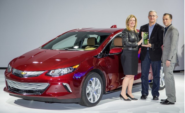 GM's Pam Fletcher and Josh Tavel accept Green Car Reports 2016 Best Car To Buy award for 2016 Volt GM's Pam Fletcher and Josh Tavel accept Green Car Reports 2016 Best Car To Buy award for 2016 Volt