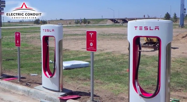 Tesla Supercharger DC fast-charging site, Goodland, Kansas. Photo by Electric Conduit Construction.