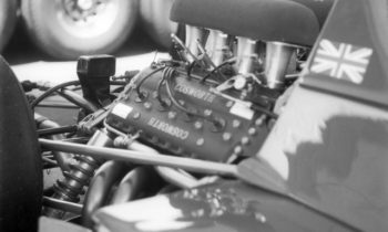 We photographed an old school race with an old school camera