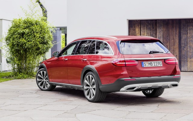 2017 Mercedes-Benz E-Class All-Terrain (European spec)