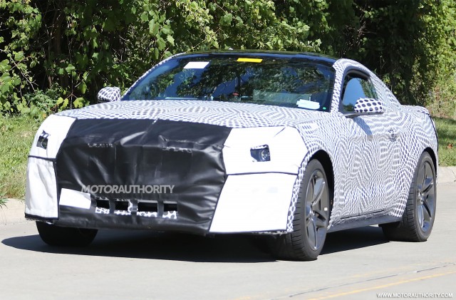 2018 Ford Mustang facelift spy shots - Image via S. Baldauf/SB-Medien