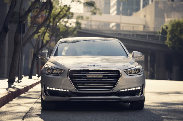 2017 Genesis G90