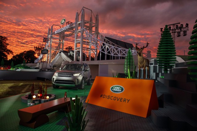 New Land Rover Discovery Sport debut on Lego Tower Bridge