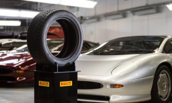 Bridgestone and Pirelli developing new tires for… the Jaguar XJ220?