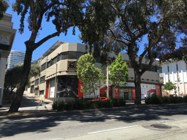 Tesla store under construction, Van Ness Ave, San Francisco [photo: BlueStarE3 on Tesla Motors Club]
