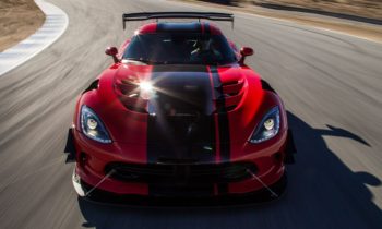 2016 Dodge Viper ACR Hot Lap! – 2016 Best Driver’s Car Contender