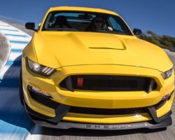 2016 Ford Mustang Shelby GT350R Hot Lap! – 2016 Best Driver’s Car Contender