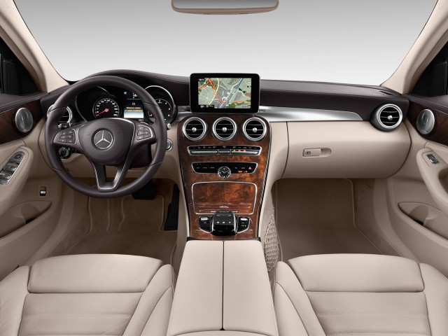2016 Mercedes-Benz C Class 4-door Sedan C300 Luxury RWD Dashboard