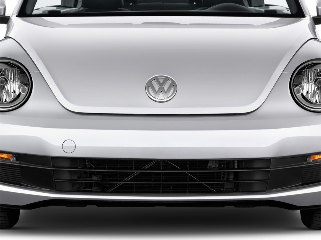 Grille - 2016 Volkswagen Beetle Convertible 2-door DSG 2.0T R-Line S
