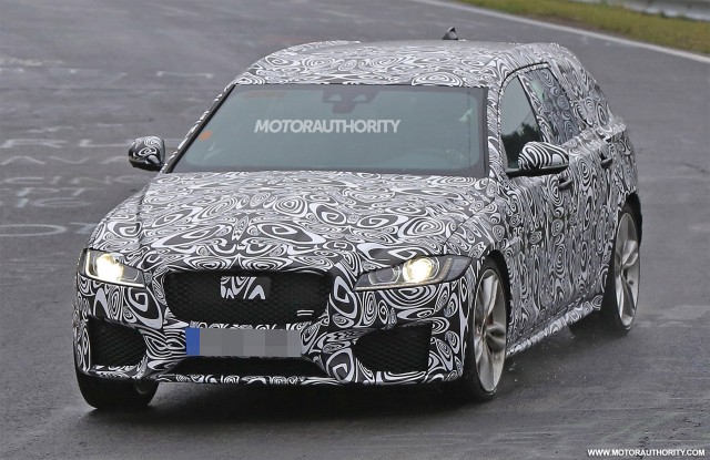 2018 Jaguar XF Sportbrake spy shots - Image via S. Baldauf/SB-Medien