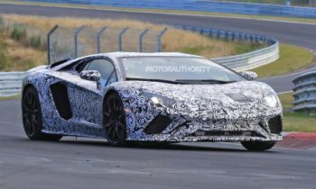2018 Lamborghini Aventador spy shots and video