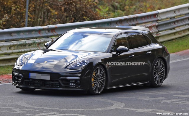 2018 Porsche Panamera Shooting Brake spy shots - Image via S. Baldauf/SB-Medien