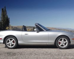 Mazda Miata/MX5 (2nd gen – NB) Sights & Sounds – Beauty, Exhaust, Fly-by