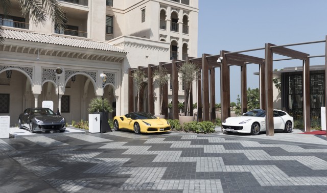 Salotto Ferrari Dubai