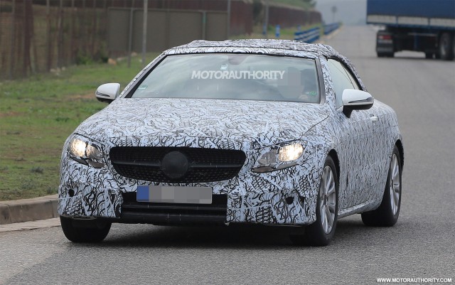 2018 Mercedes-Benz E-Class Cabriolet spy shots - Image via S. Baldauf/SB-Medien