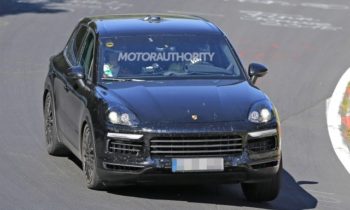 2018 Porsche Cayenne spy shots and video