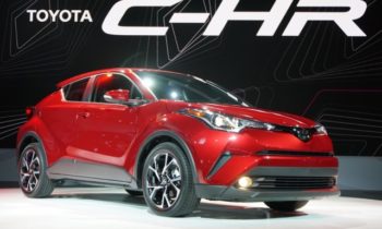 2018 Toyota CH-R debuts at LA auto show