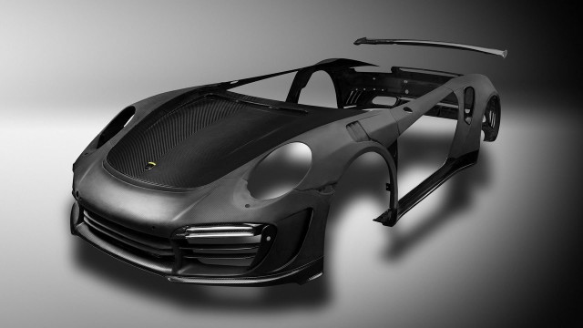 TopCar creates carbon fiber body panels for the 991 Porsche 911