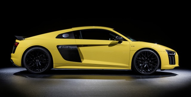 2017 Audi R8 with matte “Audi Sport” logo embedded on side blades