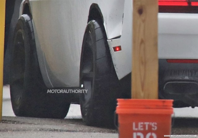 2018 Dodge Challenger ADR (wide-body SRT Hellcat) spy shots - Image via S. Baldauf/SB-Medien