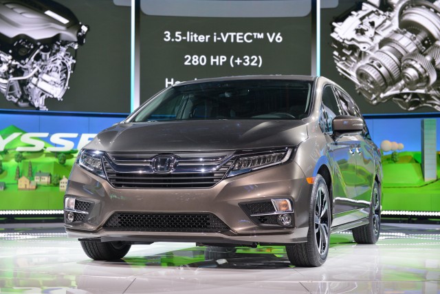 2018 Honda Odyssey, 2017 Detroit auto show