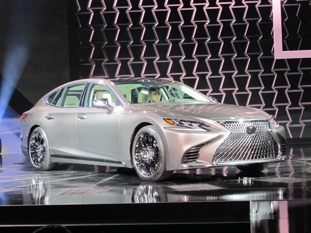 2018 Lexus LS, 2017 Detroit auto show