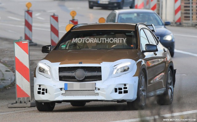 2018 Mercedes-AMG GLA45 spy shots - S. Baldauf/SB-Medien