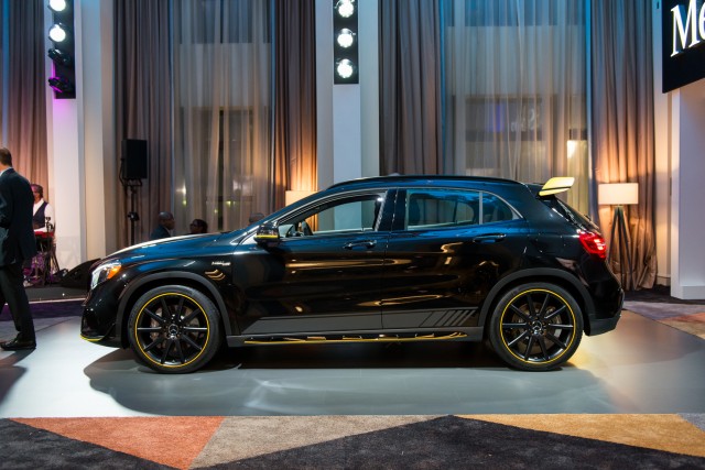 2018 Mercedes-AMG GLA45, 2017 Detroit auto show