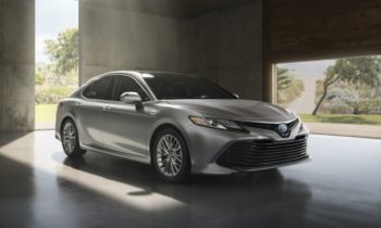 2018 Toyota Camry Hybrid: two different battery packs, 'best-in-class' fuel economy claimed