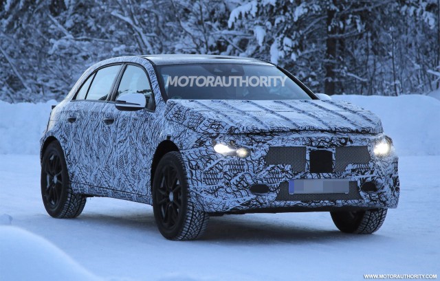 2020 Mercedes-Benz GLA test mule spy shots - Image via S. Baldauf/SB-Medien