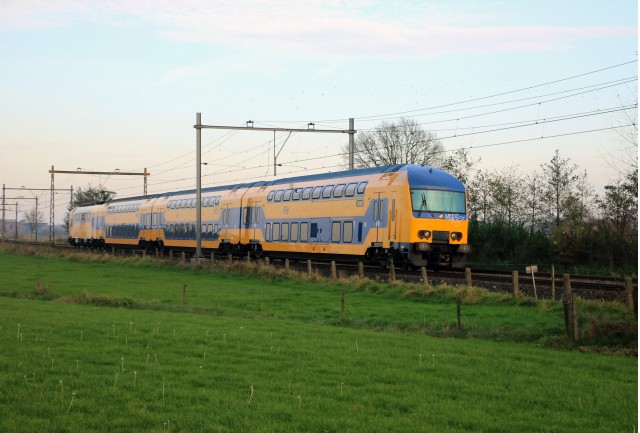 Dutch NS electric train by Flickr user Riel Hemkes (Used under CC License)
