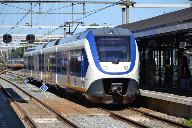 Dutch NS Sprinter electric train by Flickr user Alfenaar (Used under CC License)