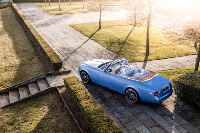 Rolls-Royce Phantom Drophead Coupe Blue Magpie