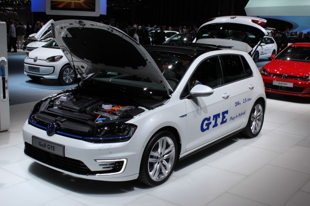 Volkswagen Golf GTE Plug-In Hybrid - 2014 Geneva Auto Show live photos