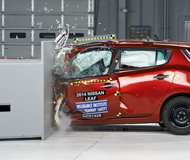 2014 Nissan Leaf - IIHS small front overlap crash test 2014 Nissan Leaf - IIHS small front overlap crash test
