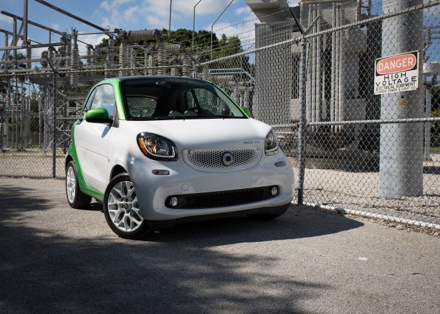 2017 Smart Fortwo Electric Drive - first drive, Miami, Nov 2016 [photo: Jeff Jablansky]