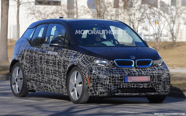 2018 BMW i3 facelift spy shots - Image via S. Baldauf/SB-Medien