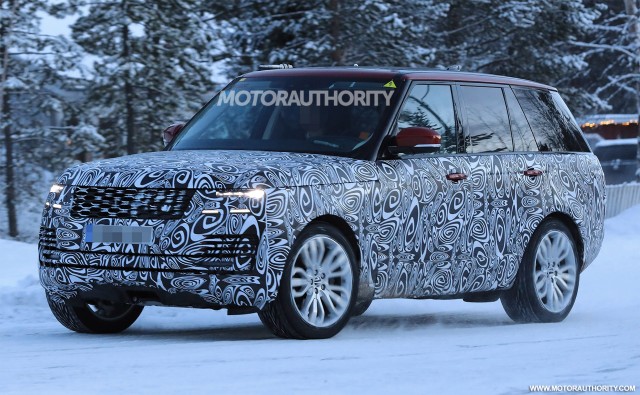 2018 Land Rover Range Rover facelift spy shots - Image via S. Baldauf/SB-Medien
