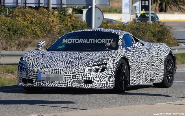 2018 McLaren 650S replacement (P14) spy shots - Image via S. Baldauf/SB-Medien 2018 McLaren 650S replacement (P14) spy shots - Image via S. Baldauf/SB-Medien