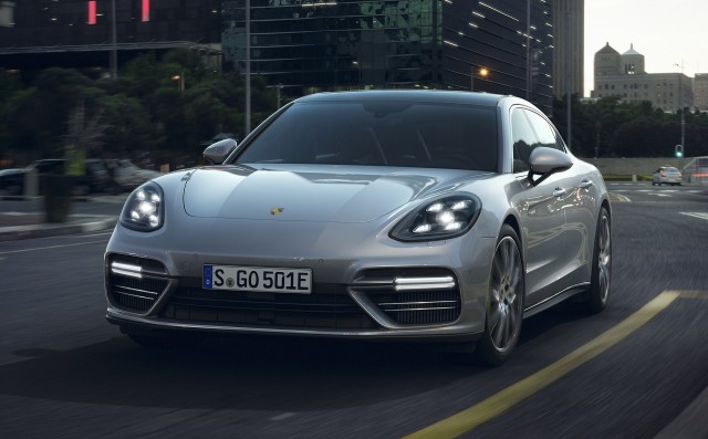 2018 Porsche Panamera Turbo S E-Hybrid