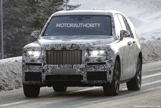 2018 Rolls-Royce SUV (Project Cullinan) spy shots - Image via S. Baldauf/SB-Medien