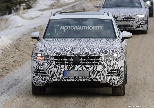 2018 Volkswagen Touareg spy shots - Image via S. Baldauf/SB-Medien
