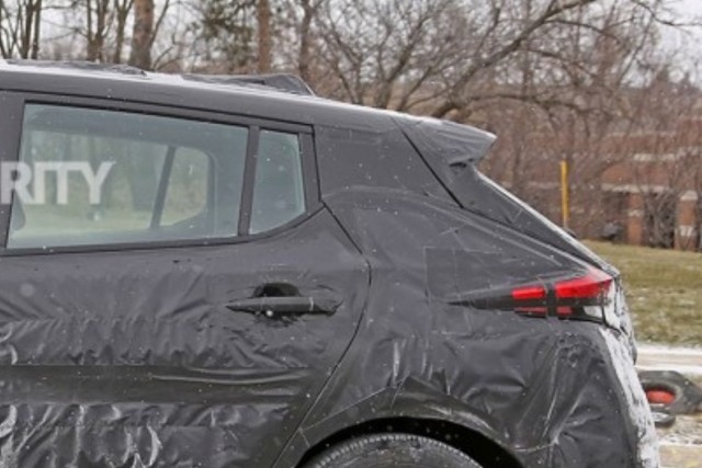 Section of 2018 Nissan Leaf spy shot [image via S. Baldauf/SB-Medien, as used on Motor Authority]